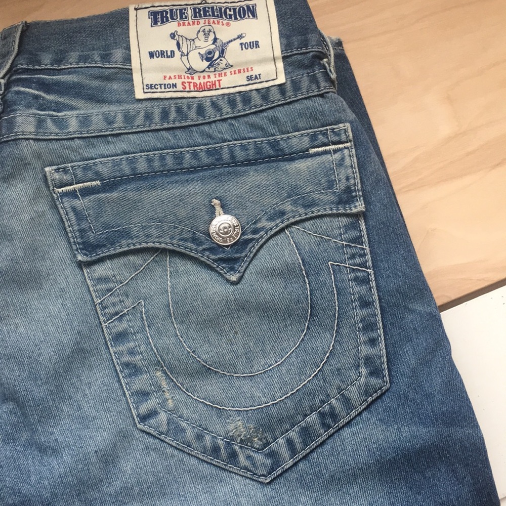 Men’s size 31/32 True Religion Straight w/ flap